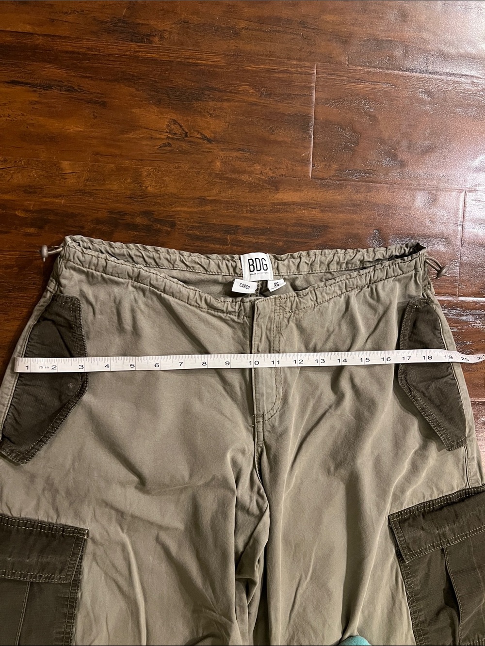 Urban Outfitters BDG Low Rise Olive Cargo Pants with Elastic Ankles Size XS - Picture 7 of 10